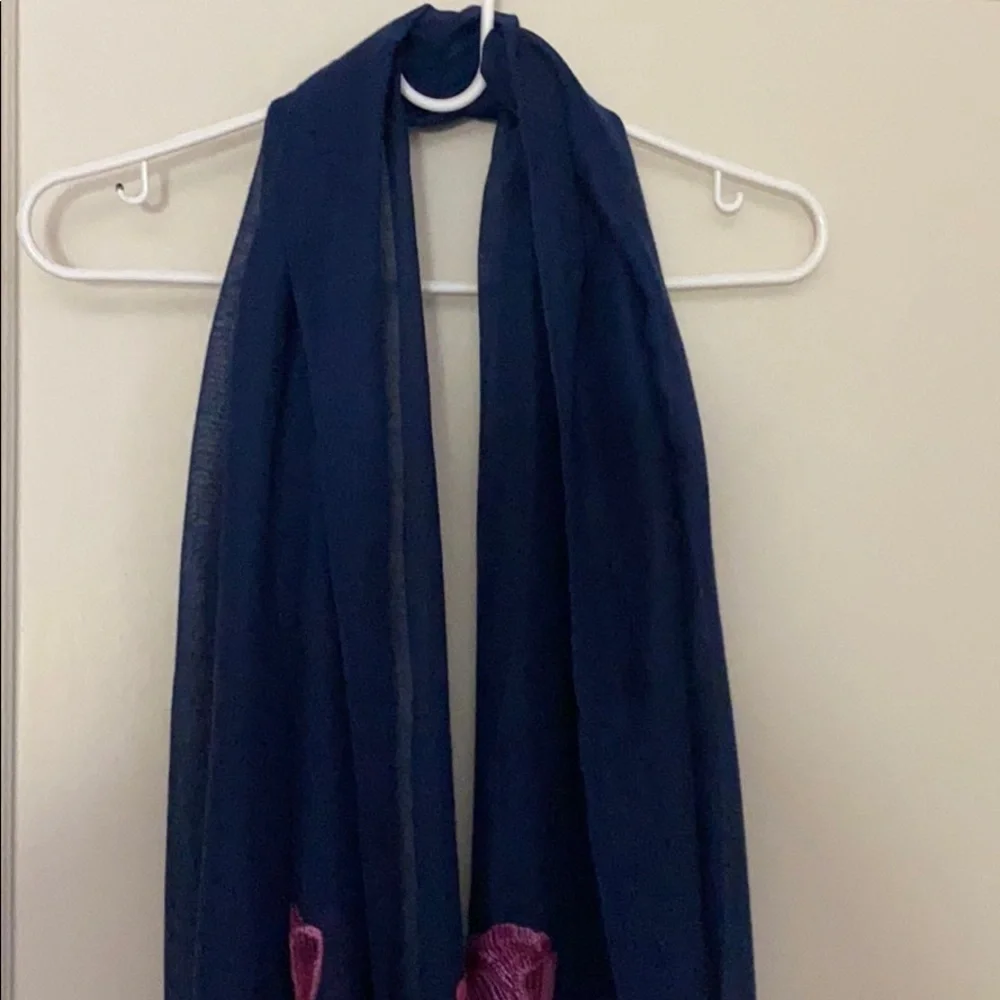 NWOT navy floral fashion scarf